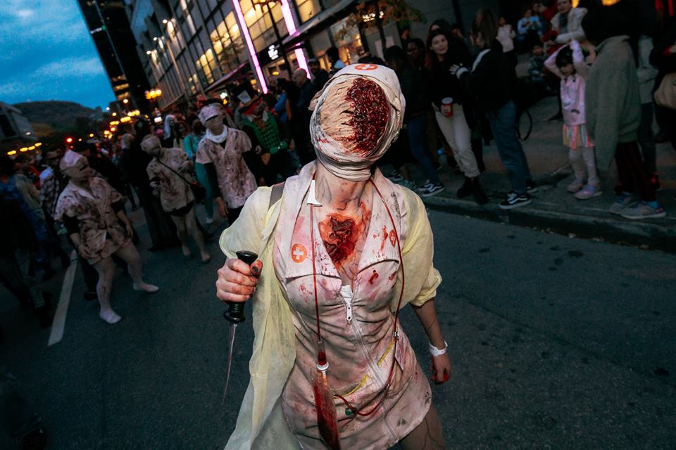 La populaire Marche des Zombies a lieu le 27 octobre à Montréal